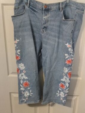 Women's Lane Bryant Light Blue Denim Cropped Jeans W. Embroidery & Rhinestones